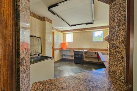 Apartamento à venda com 190m², 3 quartos e 2 vagas Apartamento à venda com 190m², 3 quartos e 2 vagasÁrea comum - Salão de festas