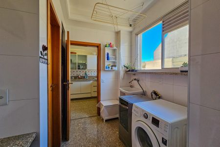 Apartamento à venda com 190m², 3 quartos e 2 vagas Apartamento à venda com 190m², 3 quartos e 2 vagasÁrea de Serviço