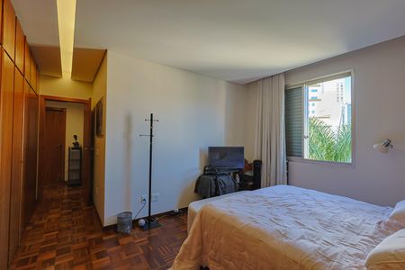Apartamento à venda com 190m², 3 quartos e 2 vagas Apartamento à venda com 190m², 3 quartos e 2 vagasSuíte