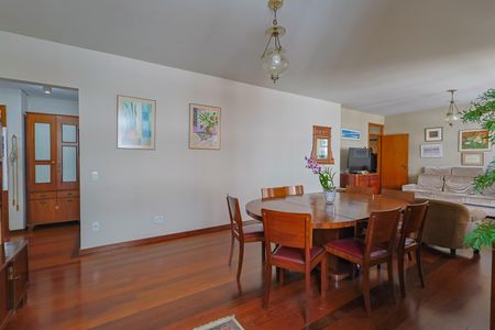 Apartamento à venda com 190m², 3 quartos e 2 vagas Apartamento à venda com 190m², 3 quartos e 2 vagasSala