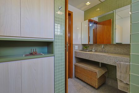 Apartamento à venda com 190m², 3 quartos e 2 vagas Apartamento à venda com 190m², 3 quartos e 2 vagasBanheiro