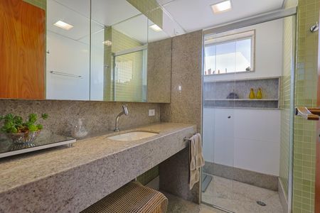 Apartamento à venda com 190m², 3 quartos e 2 vagas Apartamento à venda com 190m², 3 quartos e 2 vagasBanheiro