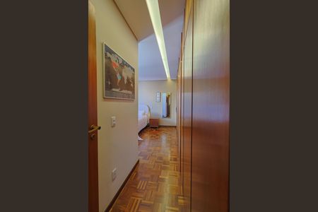 Apartamento à venda com 190m², 3 quartos e 2 vagas Apartamento à venda com 190m², 3 quartos e 2 vagasSuíte