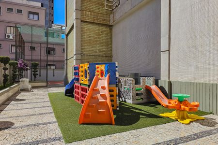 Apartamento à venda com 190m², 3 quartos e 2 vagas Apartamento à venda com 190m², 3 quartos e 2 vagasÁrea comum - Playground
