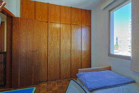 Apartamento à venda com 190m², 3 quartos e 2 vagas Apartamento à venda com 190m², 3 quartos e 2 vagasQuarto 2