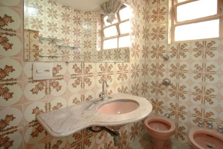 Apartamento à venda com 128m², 4 quartos e 2 vagasBanheiro