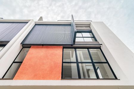 Casa à venda com 256m², 3 quartos e 3 vagasFoto 01