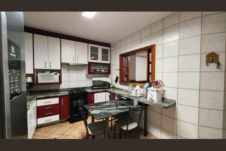 Casa à venda com 330m², 3 quartos e 3 vagas Casa à venda com 330m², 3 quartos e 3 vagasCozinha