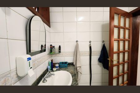 Casa à venda com 330m², 3 quartos e 3 vagas Casa à venda com 330m², 3 quartos e 3 vagasBanheiro