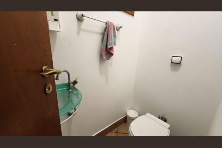 Casa à venda com 330m², 3 quartos e 3 vagas Casa à venda com 330m², 3 quartos e 3 vagasLavabo da Sala