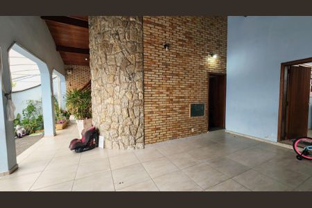 Casa à venda com 330m², 3 quartos e 3 vagas Casa à venda com 330m², 3 quartos e 3 vagasÁrea comum