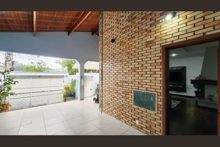Casa à venda com 330m², 3 quartos e 3 vagas Casa à venda com 330m², 3 quartos e 3 vagasÁrea de Serviço