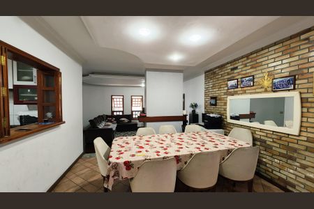 Casa à venda com 330m², 3 quartos e 3 vagas Casa à venda com 330m², 3 quartos e 3 vagasSala de Jantar