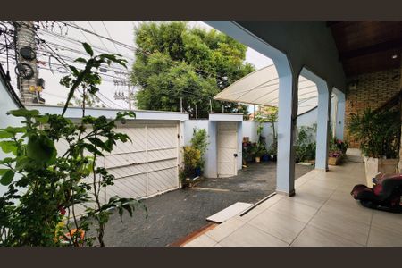 Casa à venda com 330m², 3 quartos e 3 vagas Casa à venda com 330m², 3 quartos e 3 vagasÁrea comum