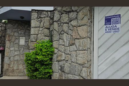 Casa à venda com 330m², 3 quartos e 3 vagas Casa à venda com 330m², 3 quartos e 3 vagasFachada/Placa