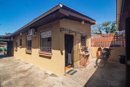 Casa à venda com 99m², 3 quartos e 3 vagas Casa à venda com 99m², 3 quartos e 3 vagasQuintal