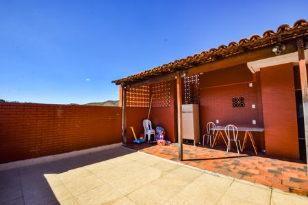 Apartamento à venda com 205m², 3 quartos e 1 vaga Apartamento à venda com 205m², 3 quartos e 1 vagaTerraço