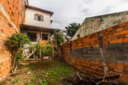 Casa à venda com 125m², 2 quartos e 2 vagas Casa à venda com 125m², 2 quartos e 2 vagasQuintal