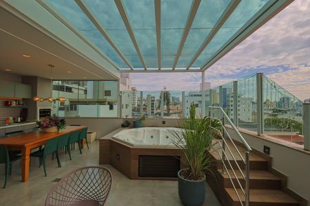 Apartamento à venda com 240m², 5 quartos e 4 vagas Apartamento à venda com 240m², 5 quartos e 4 vagasCobertura