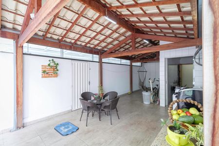 Apartamento à venda com 177m², 3 quartos e 3 vagas Apartamento à venda com 177m², 3 quartos e 3 vagasÁrea privativa