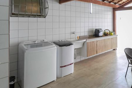 Apartamento à venda com 177m², 3 quartos e 3 vagas Apartamento à venda com 177m², 3 quartos e 3 vagasÁrea privativa