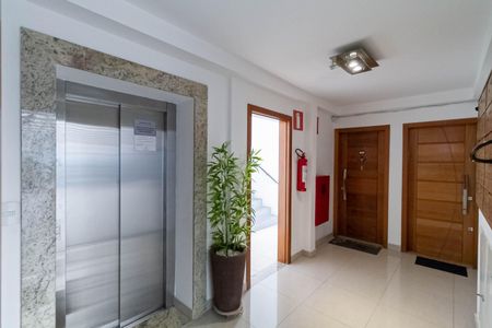 Apartamento à venda com 177m², 3 quartos e 3 vagas Apartamento à venda com 177m², 3 quartos e 3 vagasHall