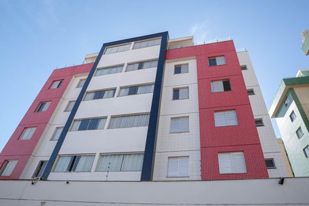 Apartamento à venda com 177m², 3 quartos e 3 vagas Apartamento à venda com 177m², 3 quartos e 3 vagasFachada