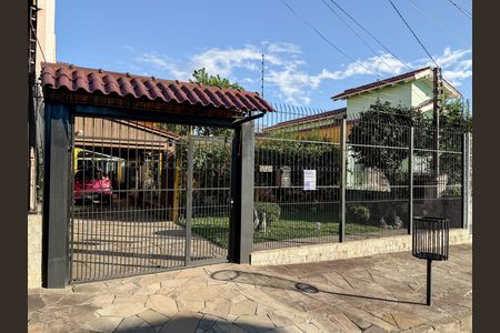 Casa à venda com 229m², 3 quartos e 3 vagas Casa à venda com 229m², 3 quartos e 3 vagasFachada
