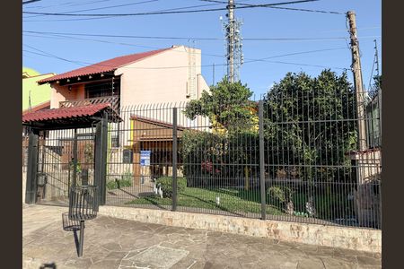 Casa à venda com 229m², 3 quartos e 3 vagas Casa à venda com 229m², 3 quartos e 3 vagasFachada
