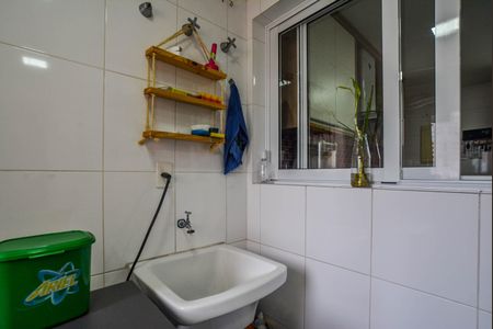Apartamento à venda com 115m², 3 quartos e 4 vagas Apartamento à venda com 115m², 3 quartos e 4 vagasÁrea de Serviço