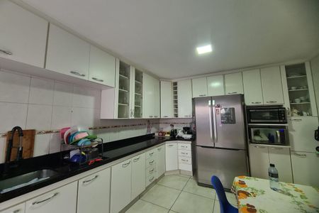 Casa à venda com 79m², 2 quartos e 2 vagas Casa à venda com 79m², 2 quartos e 2 vagasCozinha
