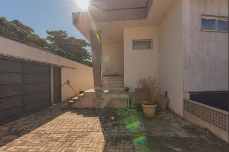 Casa à venda com 412m², 3 quartos e 2 vagas Casa à venda com 412m², 3 quartos e 2 vagasGaragem