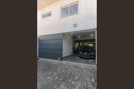Casa à venda com 412m², 3 quartos e 2 vagas Casa à venda com 412m², 3 quartos e 2 vagasCasa 2- Salão