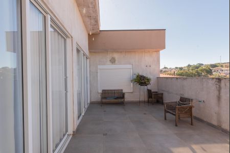 Casa à venda com 412m², 3 quartos e 2 vagas Casa à venda com 412m², 3 quartos e 2 vagasÁrea de Luz