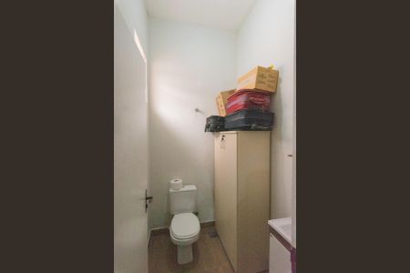 Casa à venda com 412m², 3 quartos e 2 vagas Casa à venda com 412m², 3 quartos e 2 vagasCasa 2- Banheiro