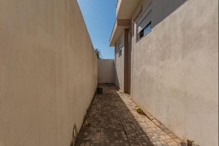 Casa à venda com 412m², 3 quartos e 2 vagas Casa à venda com 412m², 3 quartos e 2 vagasCorredor
