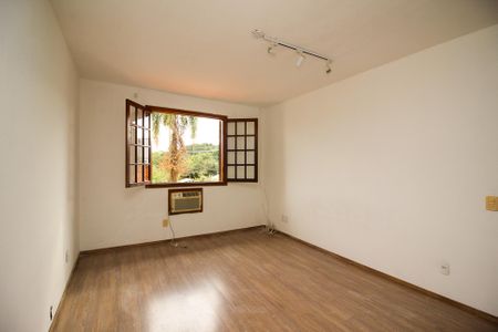 Casa à venda com 200m², 3 quartos e 3 vagas Casa à venda com 200m², 3 quartos e 3 vagasQuarto Suíte