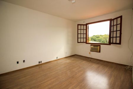 Casa à venda com 200m², 3 quartos e 3 vagas Casa à venda com 200m², 3 quartos e 3 vagasQuarto Suíte