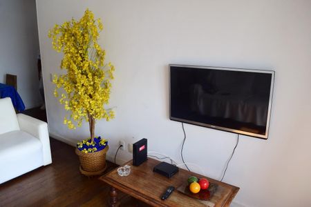 Apartamento para alugar com 77m², 1 quarto e 2 vagas Apartamento para alugar com 77m², 1 quarto e 2 vagasSala