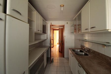 Apartamento à venda com 220m², 3 quartos e 1 vagaCozinha