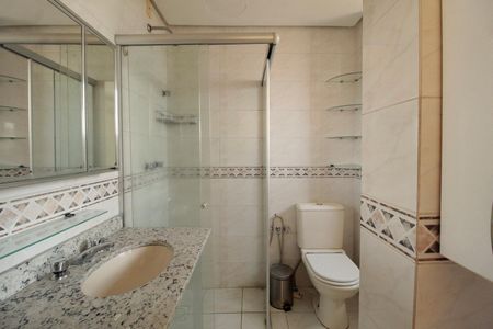 Apartamento à venda com 220m², 3 quartos e 1 vagaBanheiro da Suíte