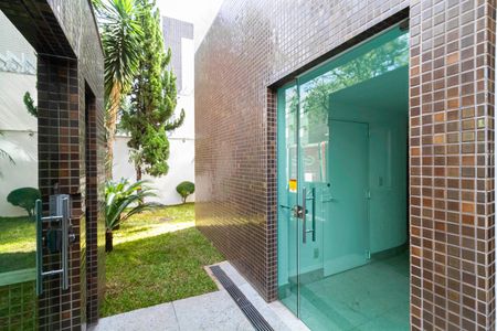 Apartamento à venda com 202m², 4 quartos e 3 vagas Apartamento à venda com 202m², 4 quartos e 3 vagasEntrada