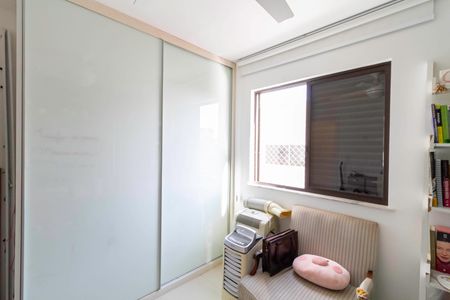 Apartamento à venda com 202m², 4 quartos e 3 vagas Apartamento à venda com 202m², 4 quartos e 3 vagasQuarto