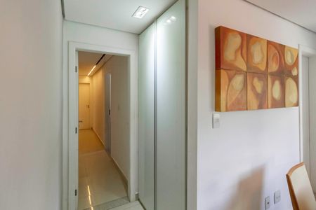 Apartamento à venda com 202m², 4 quartos e 3 vagas Apartamento à venda com 202m², 4 quartos e 3 vagasCorredor