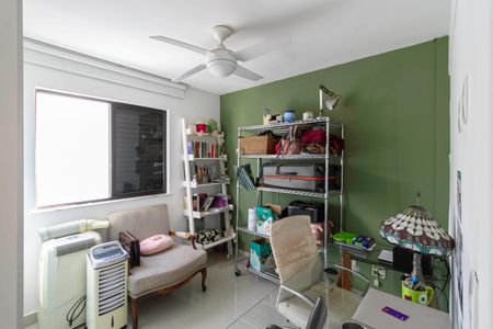 Apartamento à venda com 202m², 4 quartos e 3 vagas Apartamento à venda com 202m², 4 quartos e 3 vagasQuarto