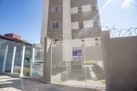 Apartamento à venda com 130m², 2 quartos e 2 vagas Apartamento à venda com 130m², 2 quartos e 2 vagasFachada - Placa
