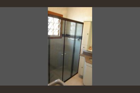 Casa à venda com 170m², 3 quartos e 6 vagas