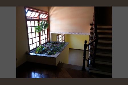 Casa à venda com 170m², 3 quartos e 6 vagas