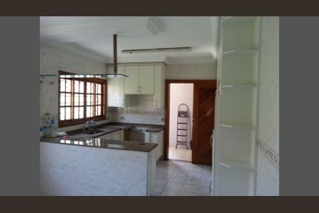 Casa à venda com 170m², 3 quartos e 6 vagas