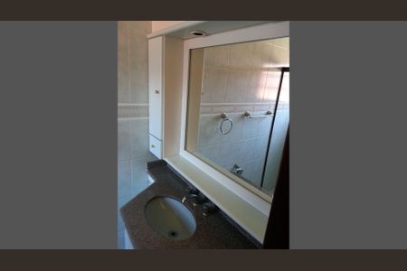 Casa à venda com 170m², 3 quartos e 6 vagas